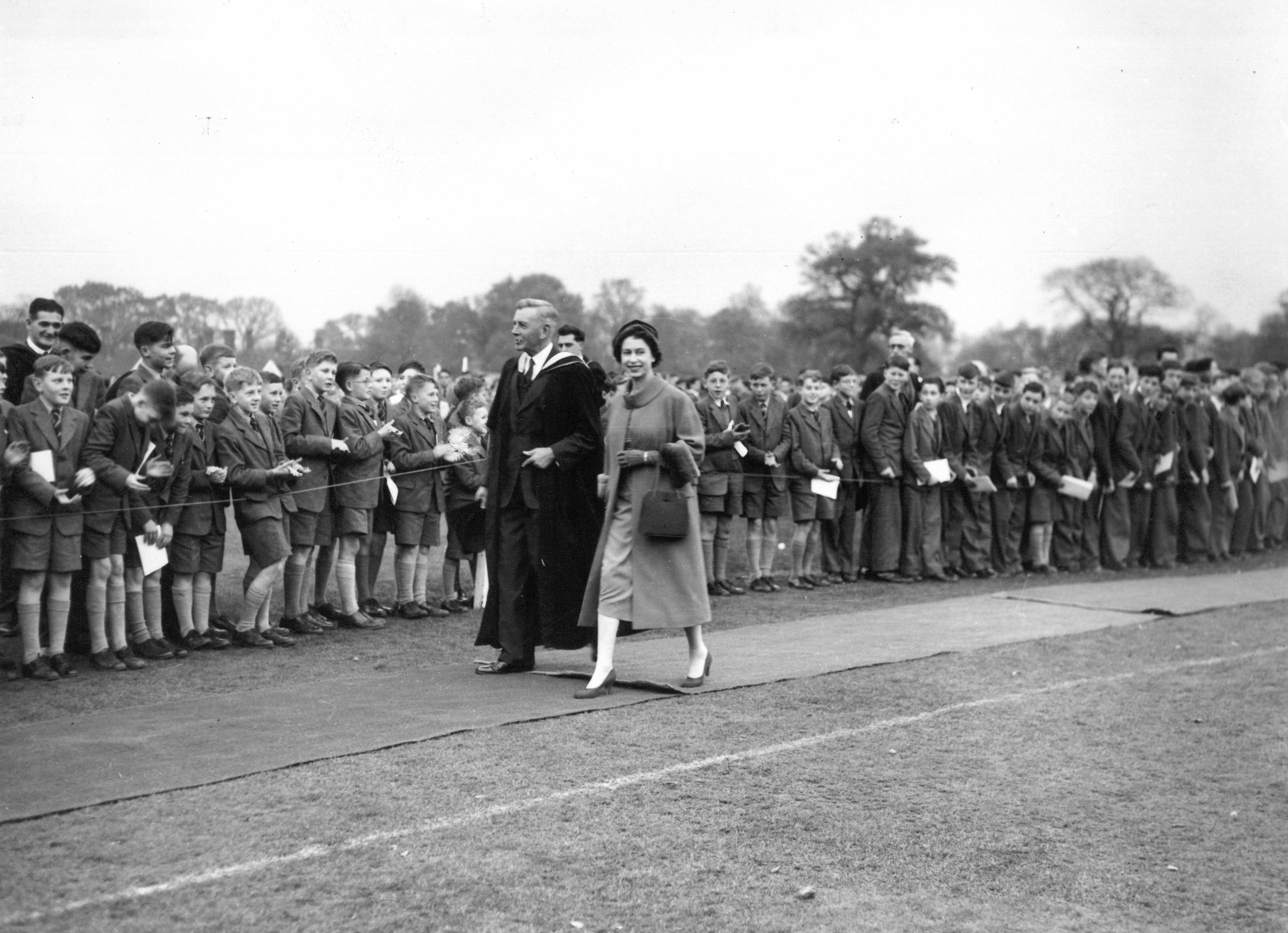 The Queen's Visit Logo
