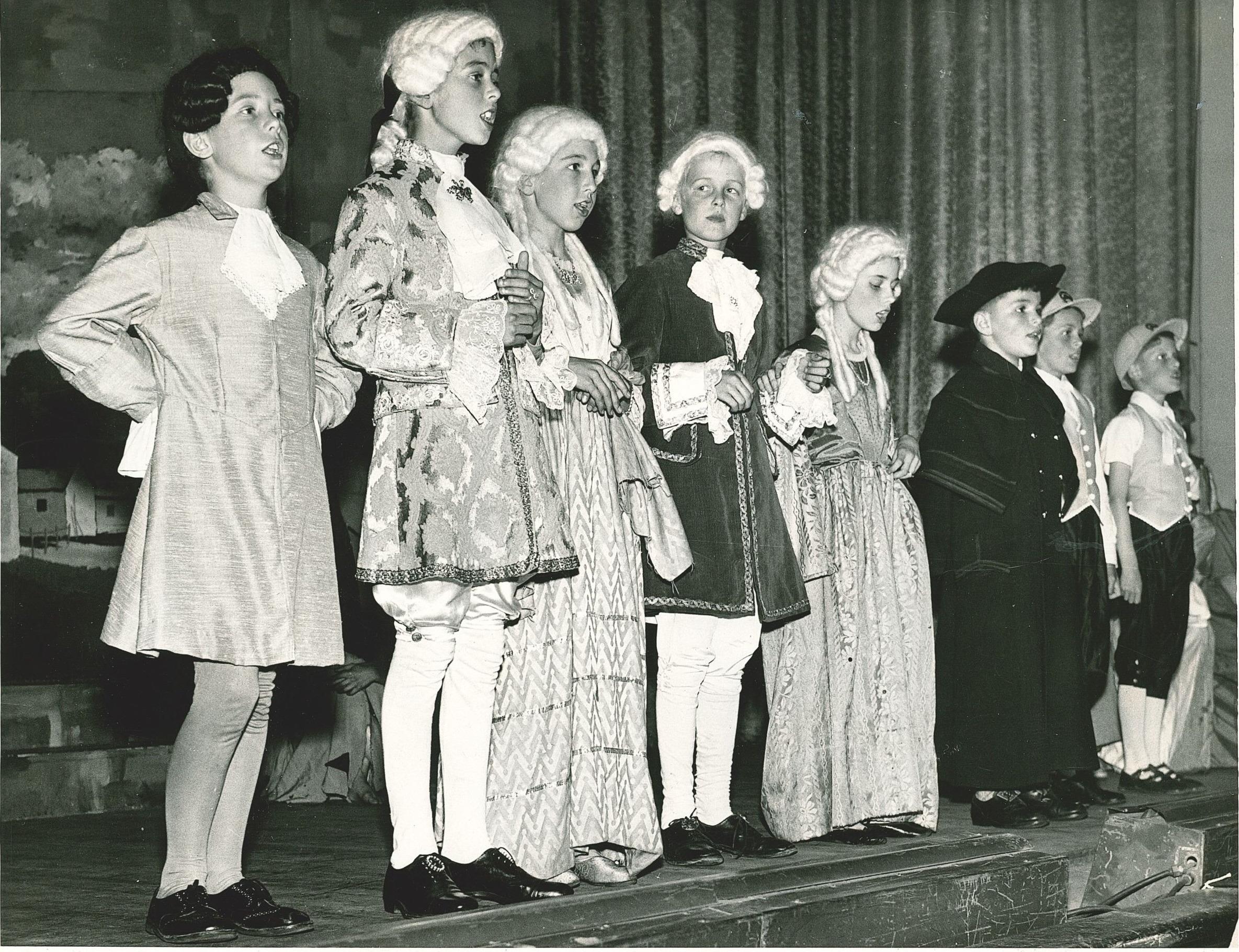 1957 The Anxious Hen Logo