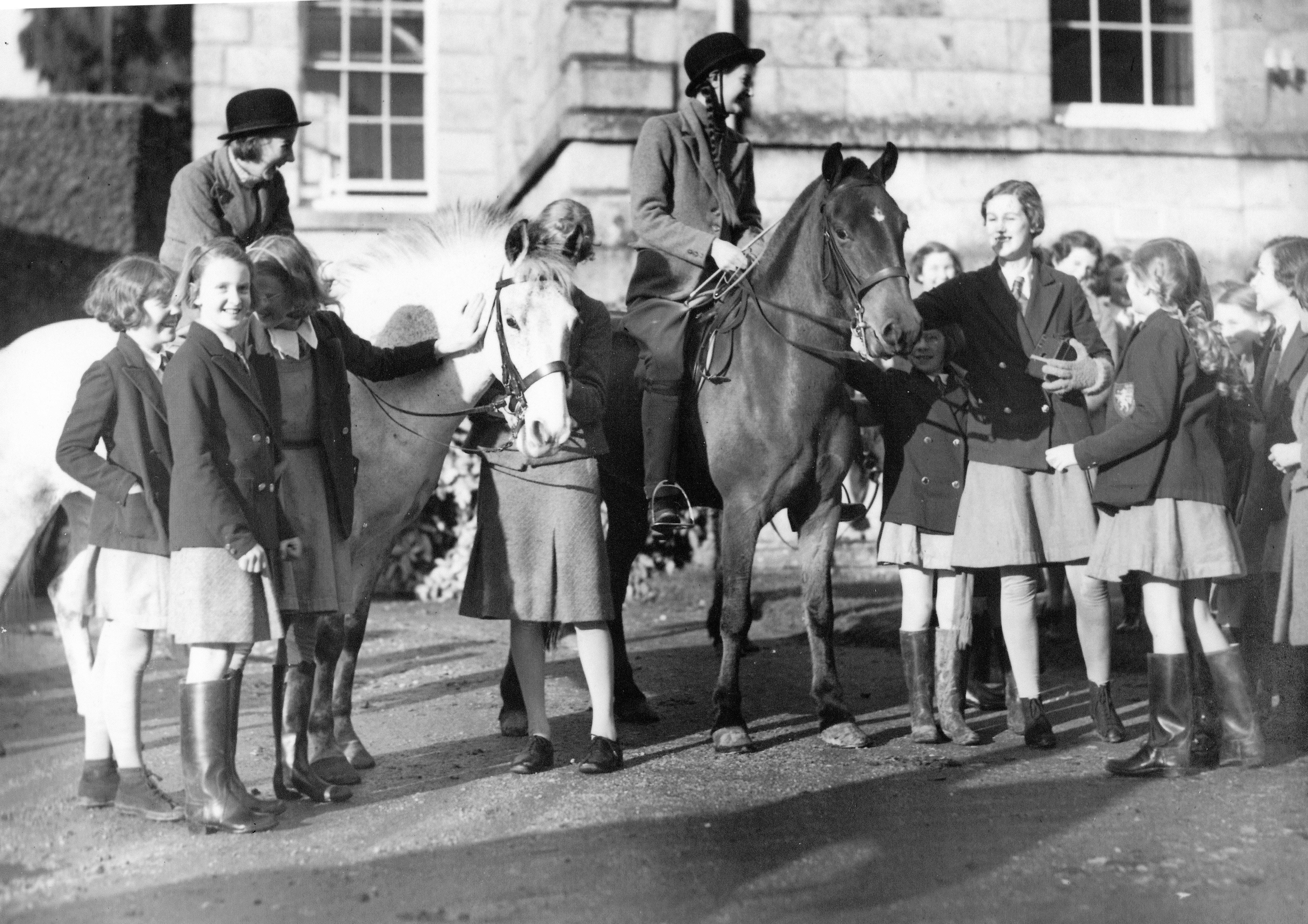1930s General Photos Logo