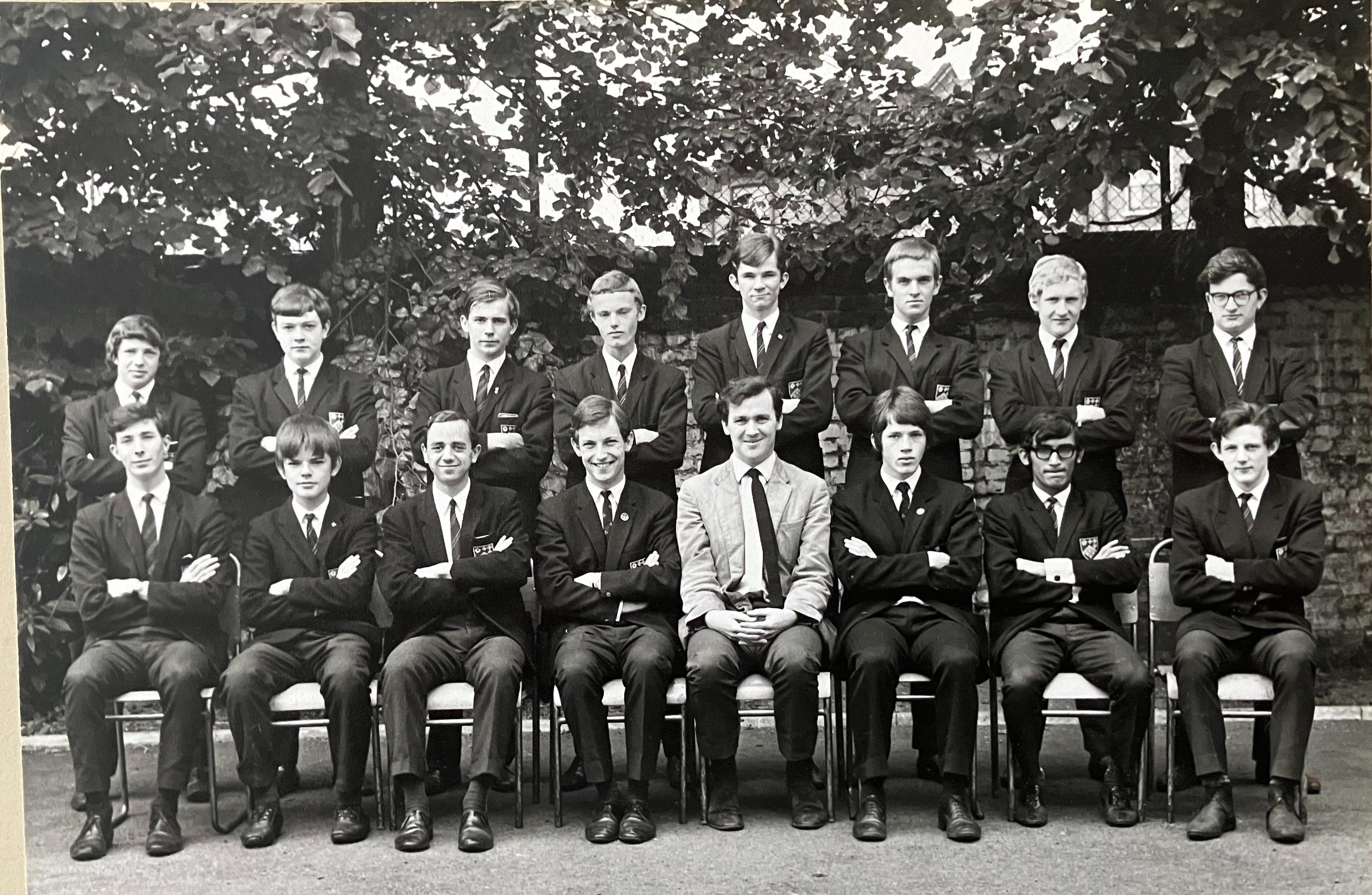 Derek Emmins Collection Logo