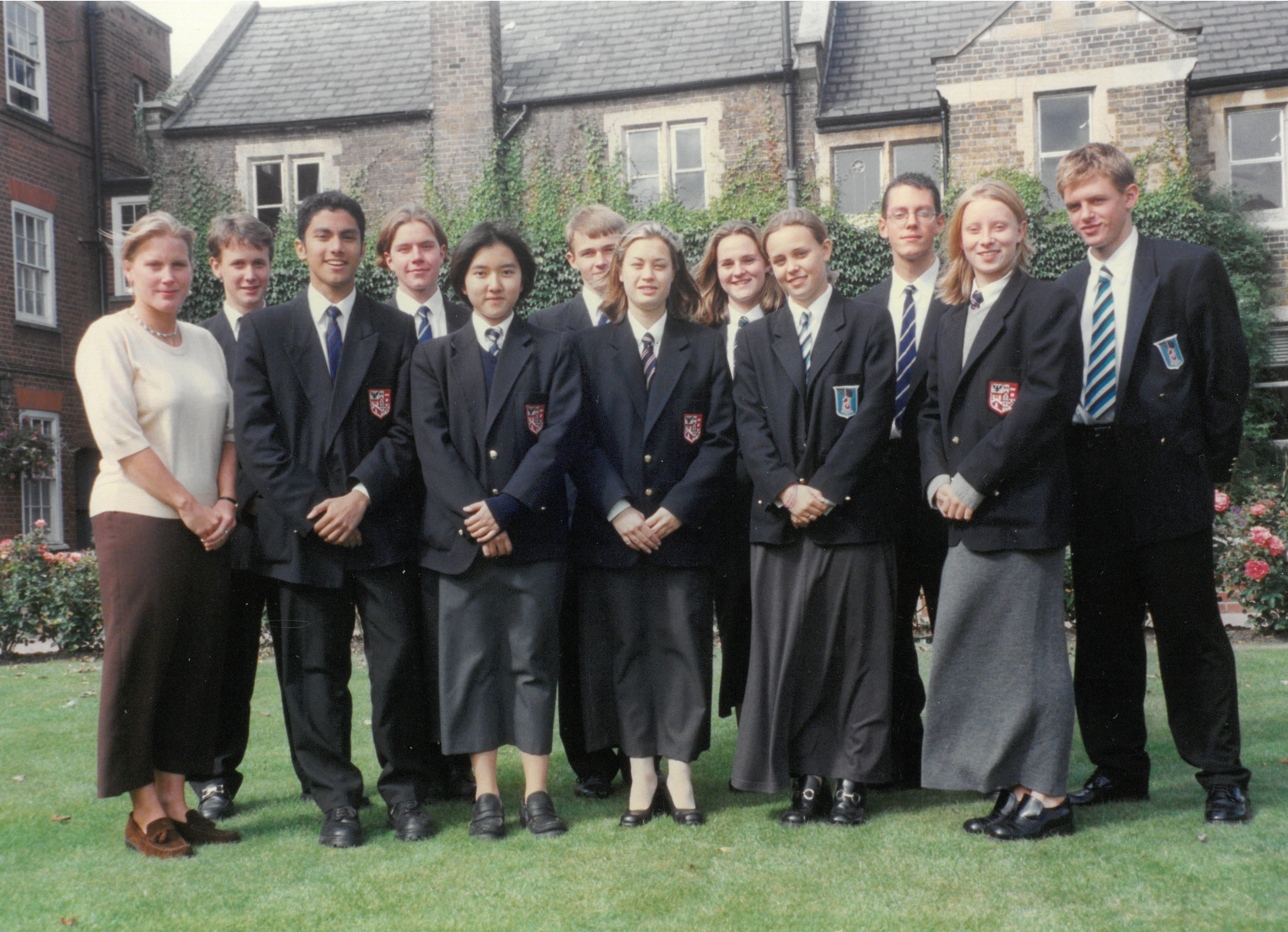 1990s Trips and Expeditions Logo