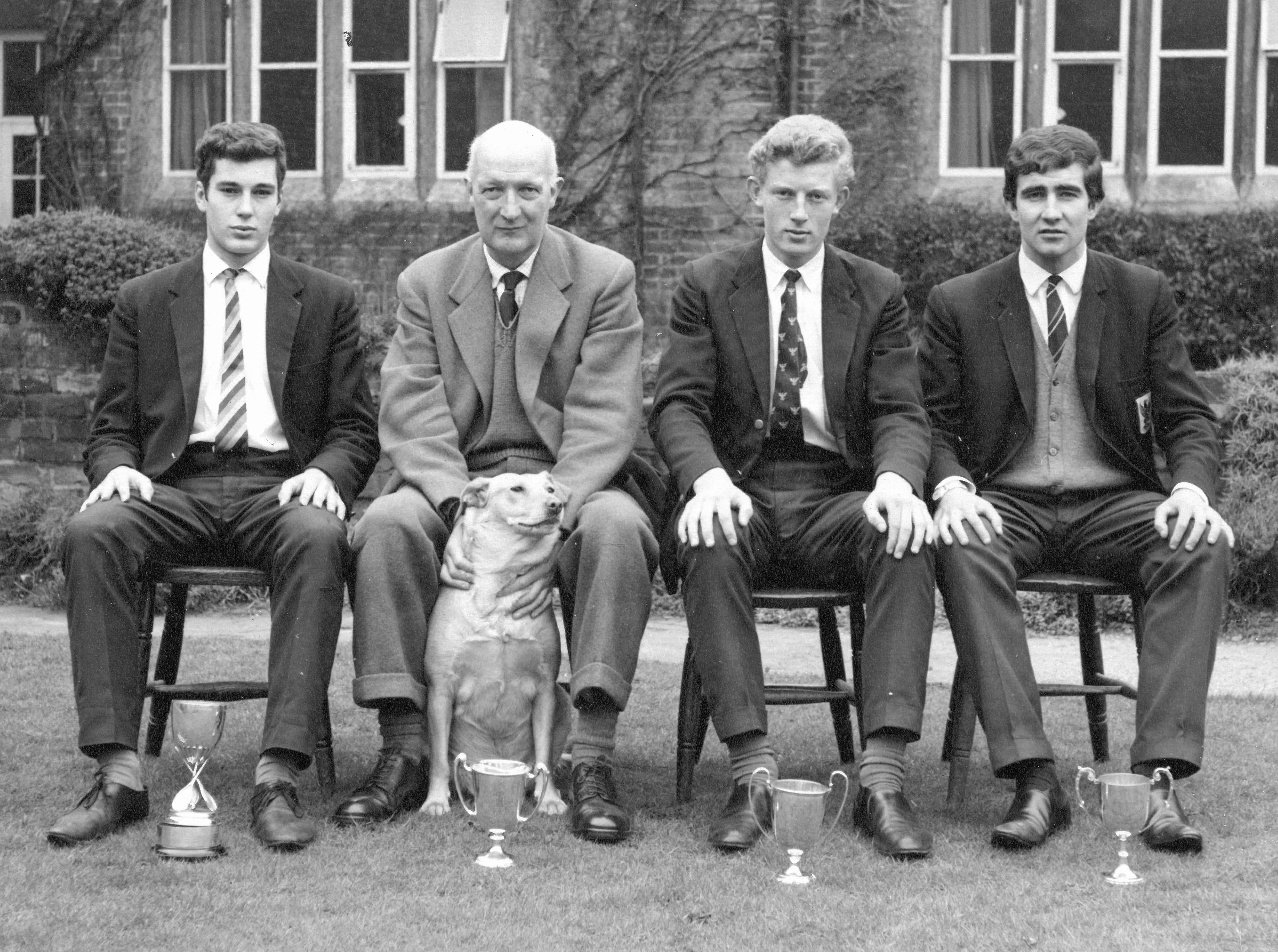 1960s School House Squash Logo