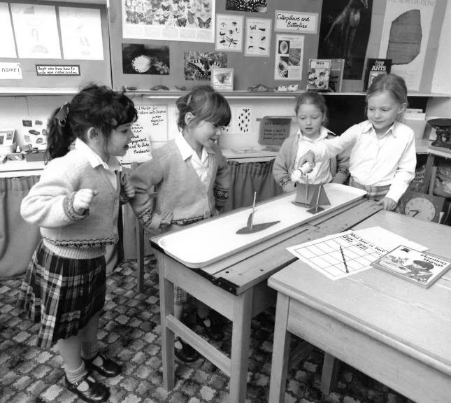 School Magazines Logo