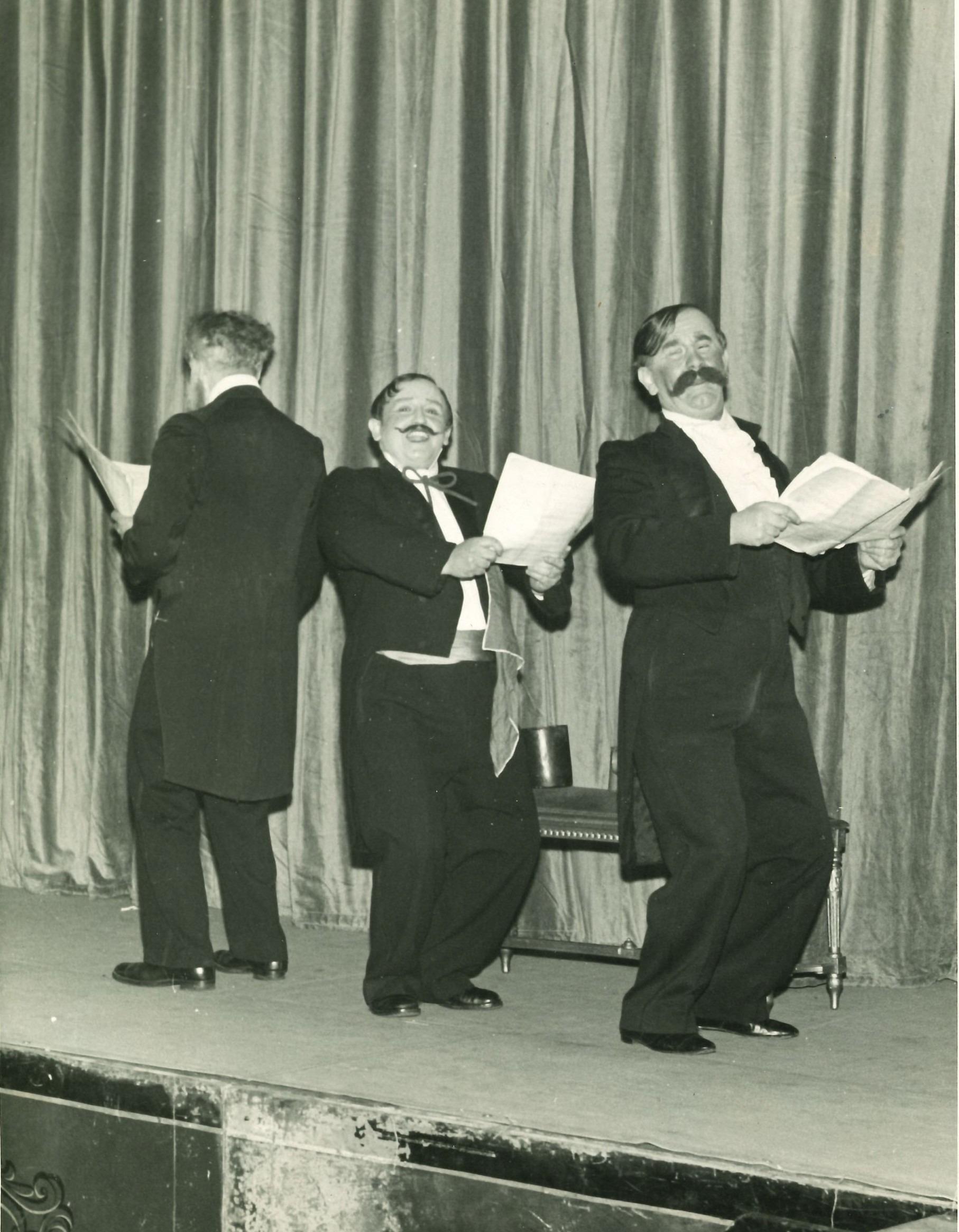 1957 Jantaculum Logo