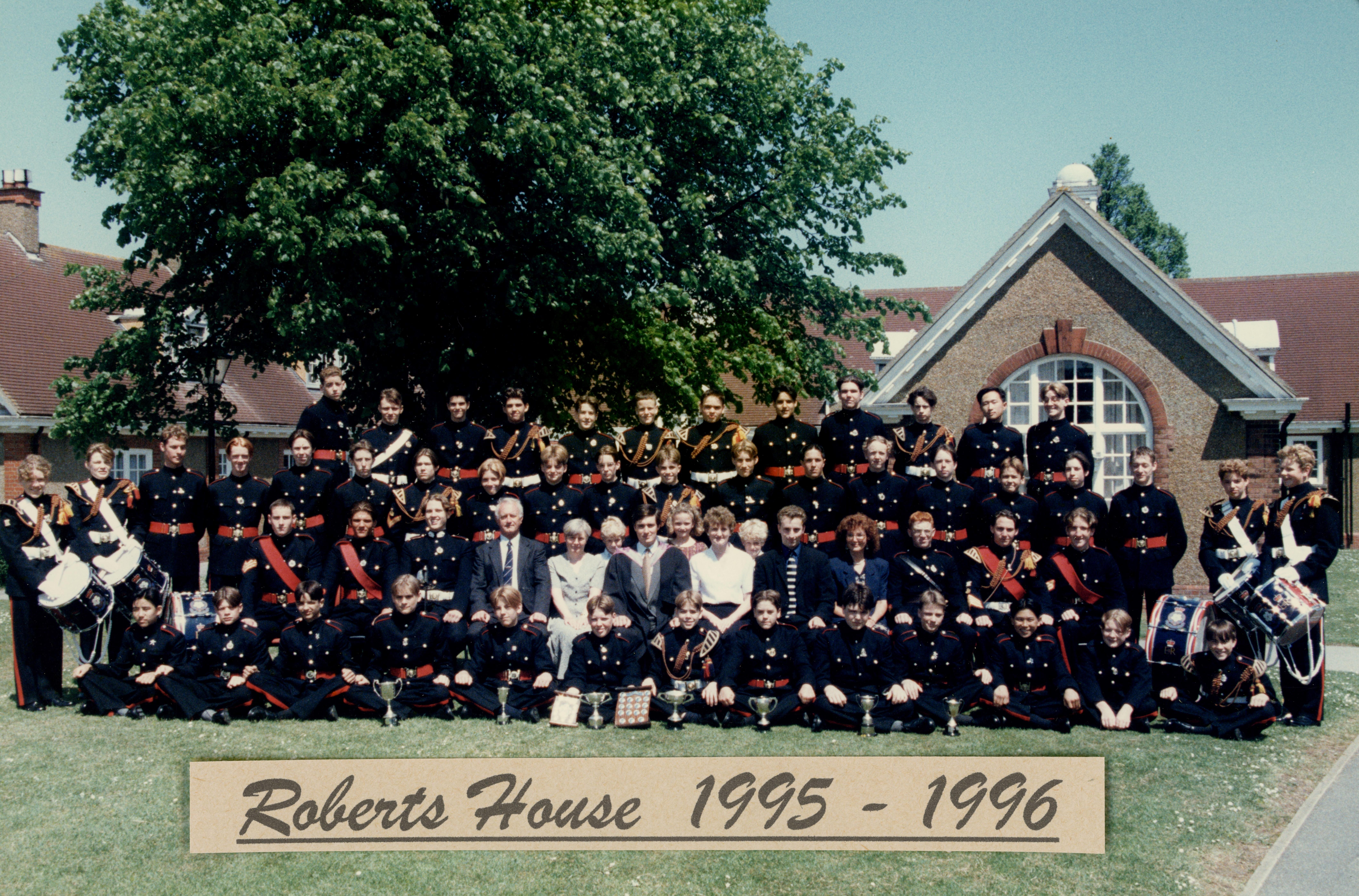 Roberts 1990-1999 Logo