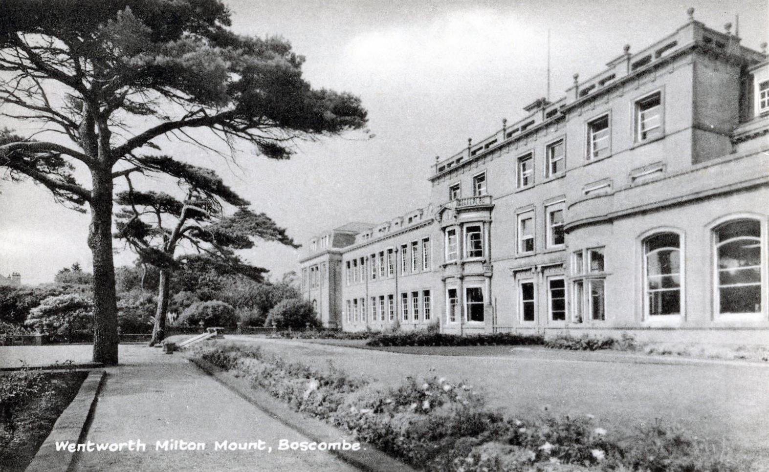 Wentworth Lodge Logo