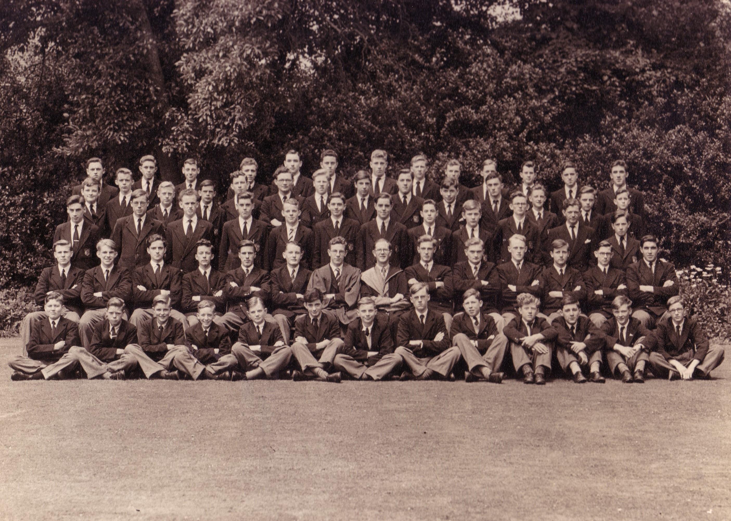 1950s East House Logo