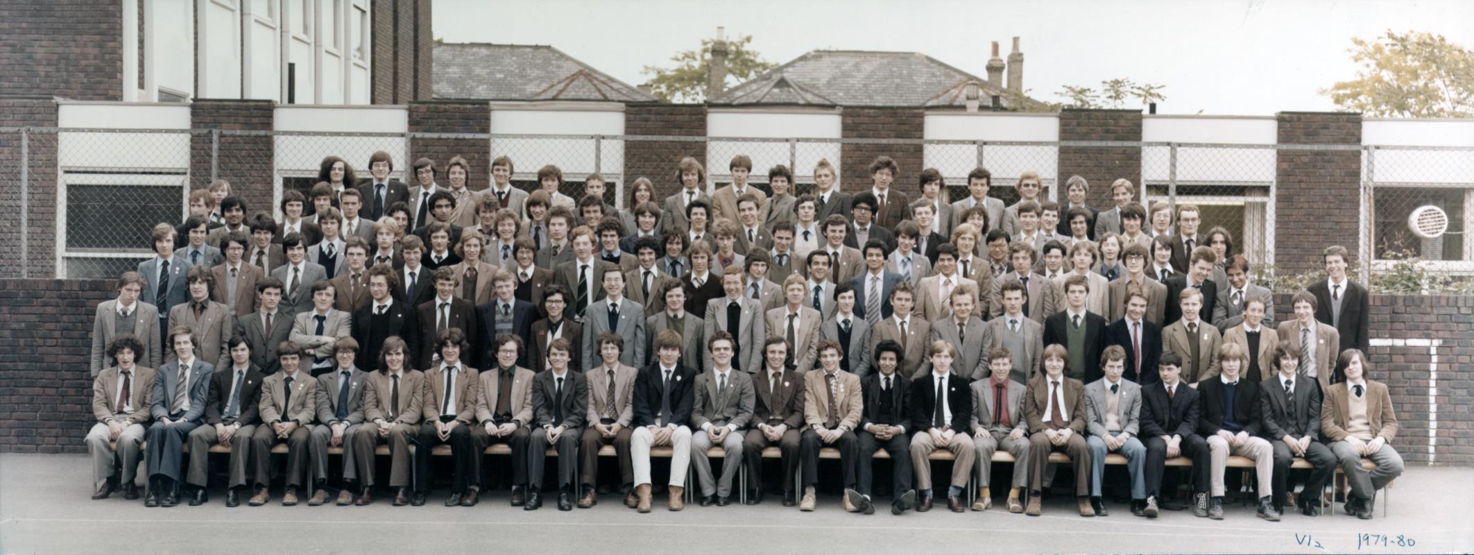 School Photographs Logo