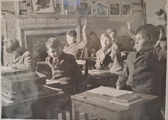 1950s Prep School Logo