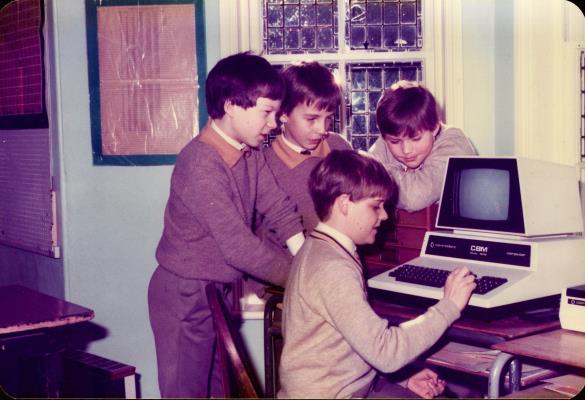 General School Life Logo